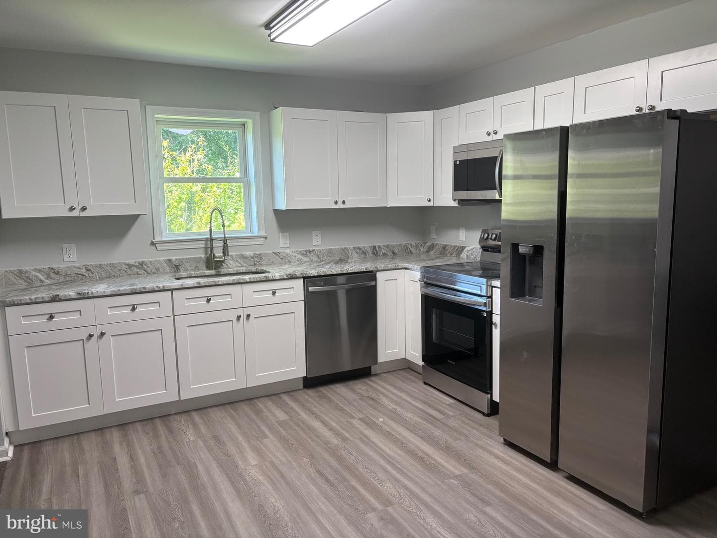 435 Willows Avenue photo 3