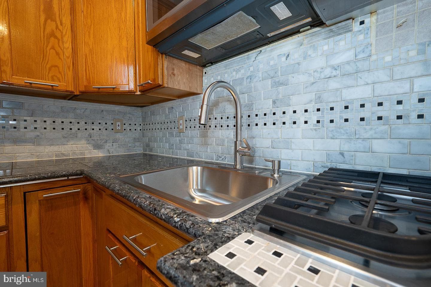 936 Potter Street photo 17