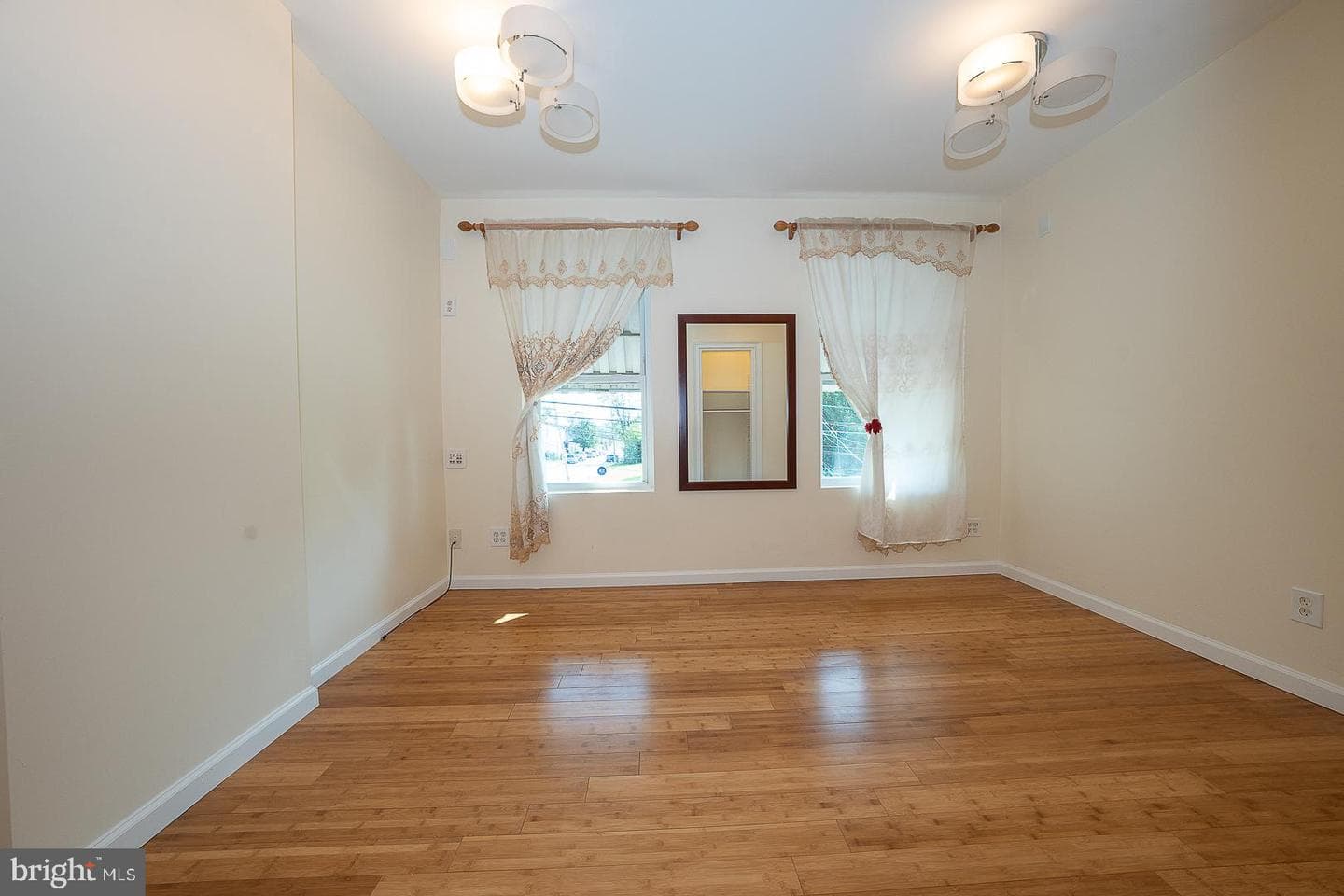 936 Potter Street photo 26