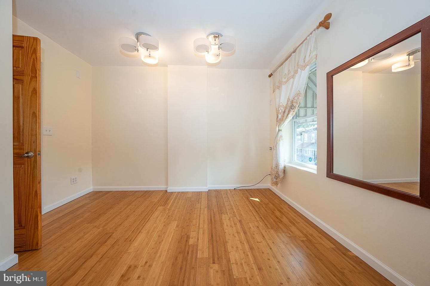 936 Potter Street photo 27