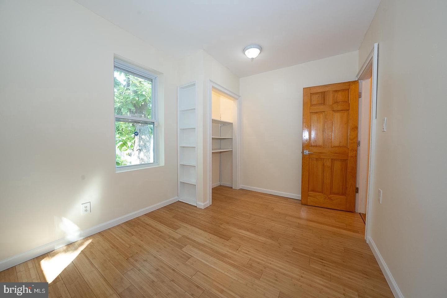 936 Potter Street photo 32