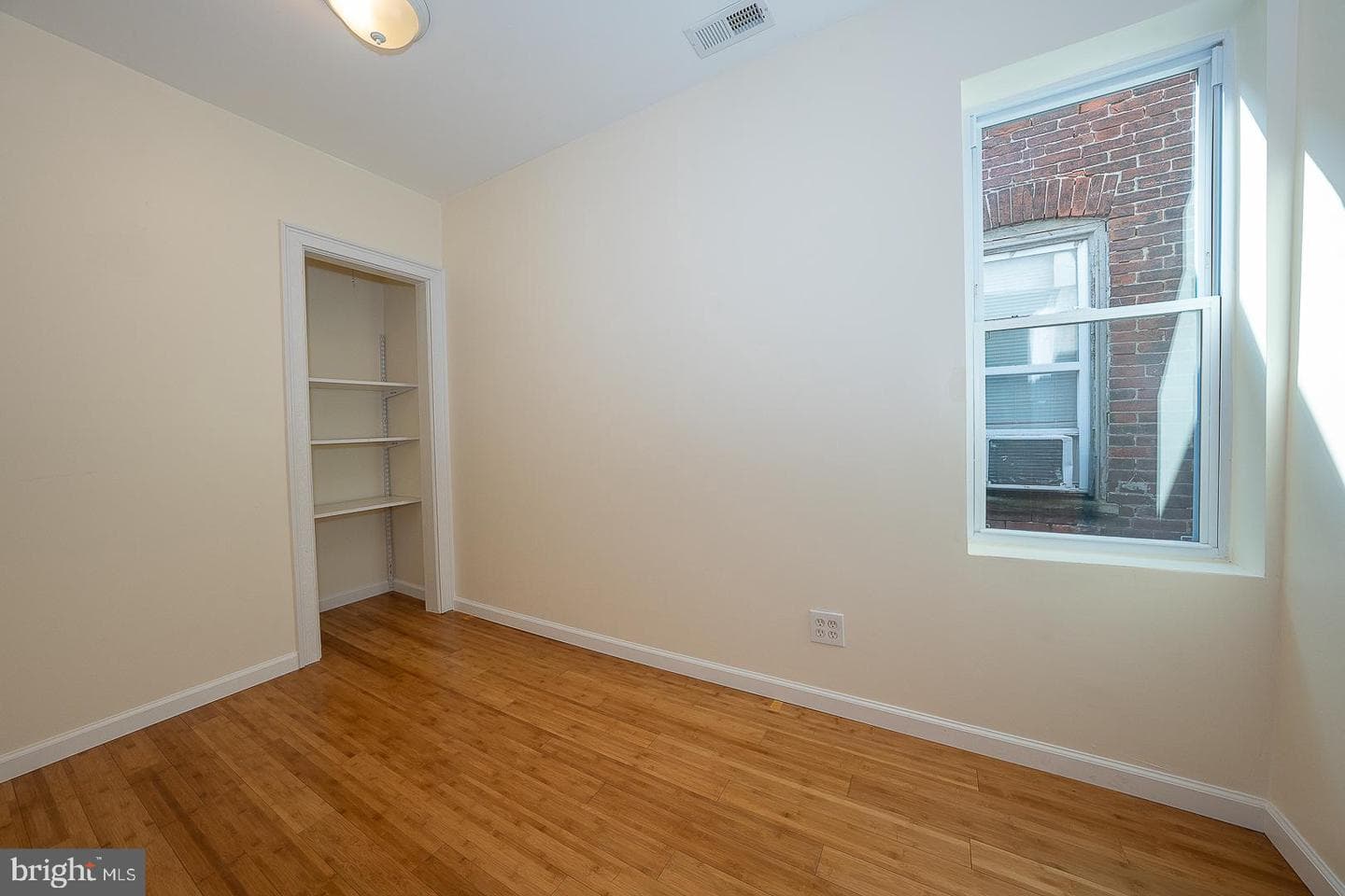 936 Potter Street photo 33