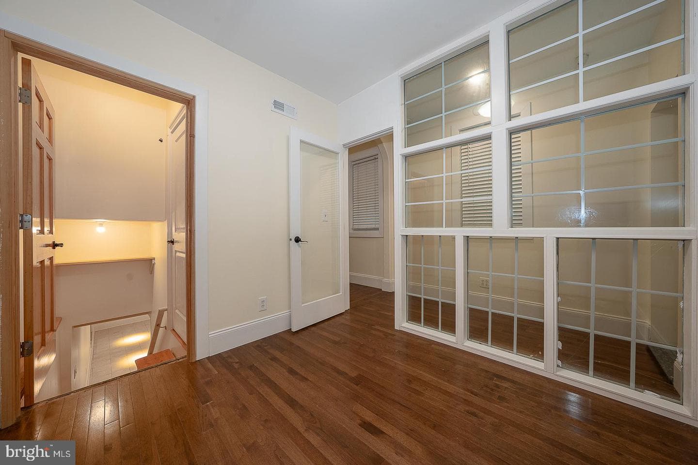 936 Potter Street photo 37
