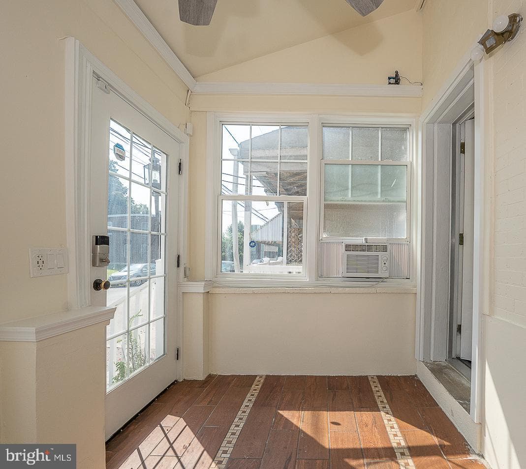 936 Potter Street photo 4
