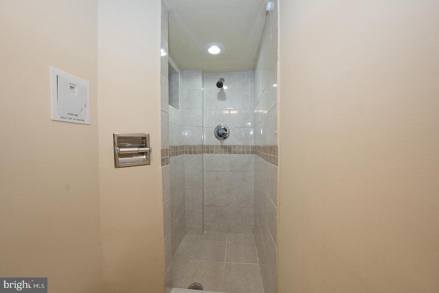 936 Potter Street photo 45