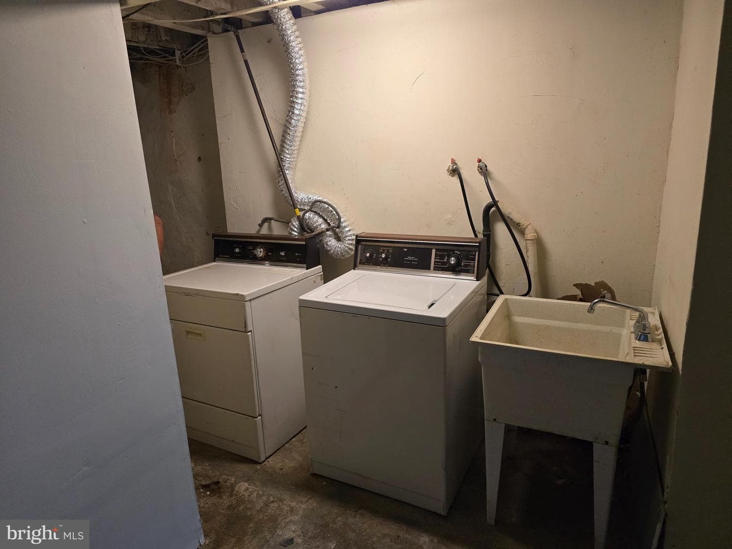 306 Berbro Street photo 25