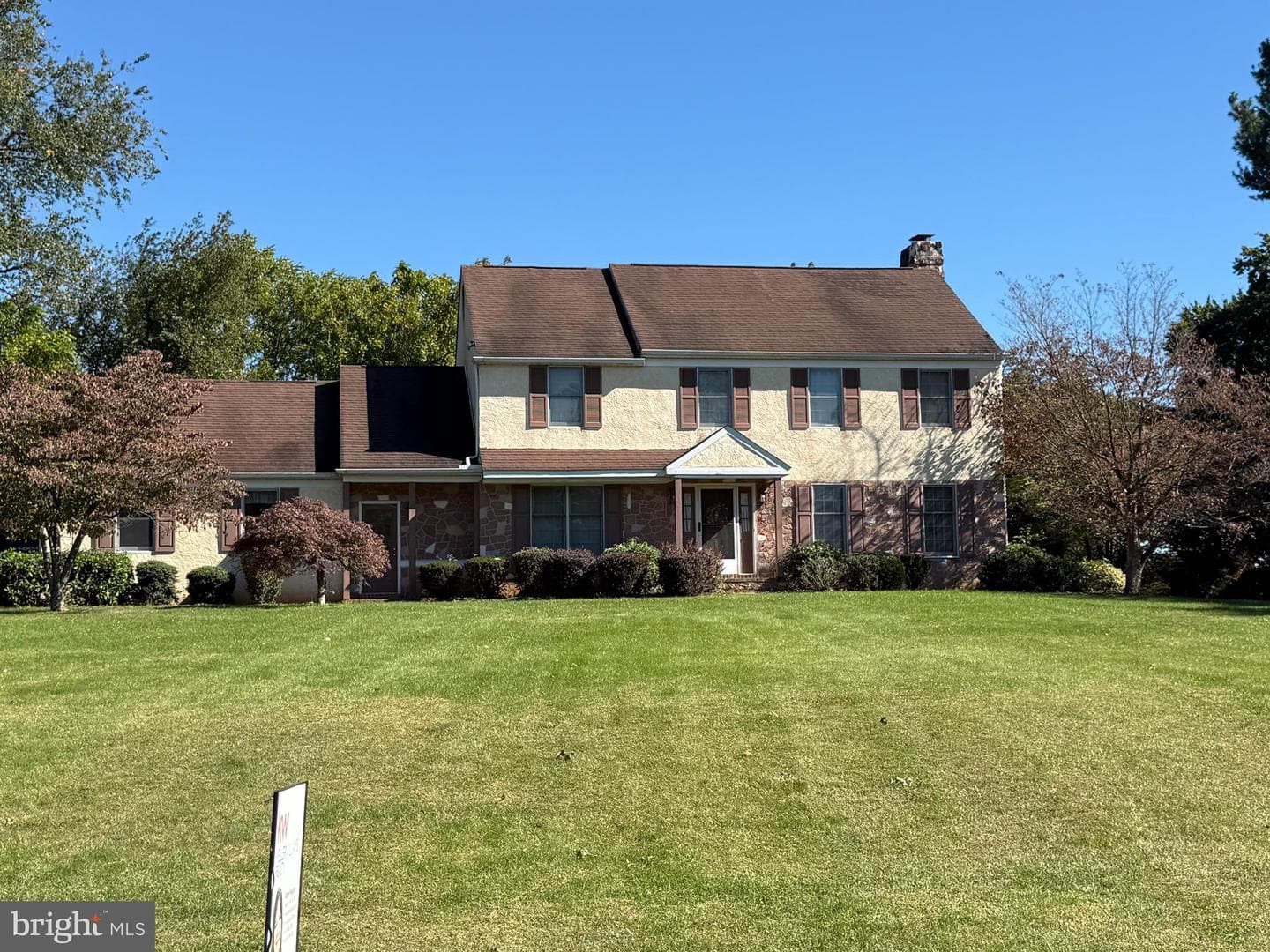 16 Fox Lair Ln photo 3