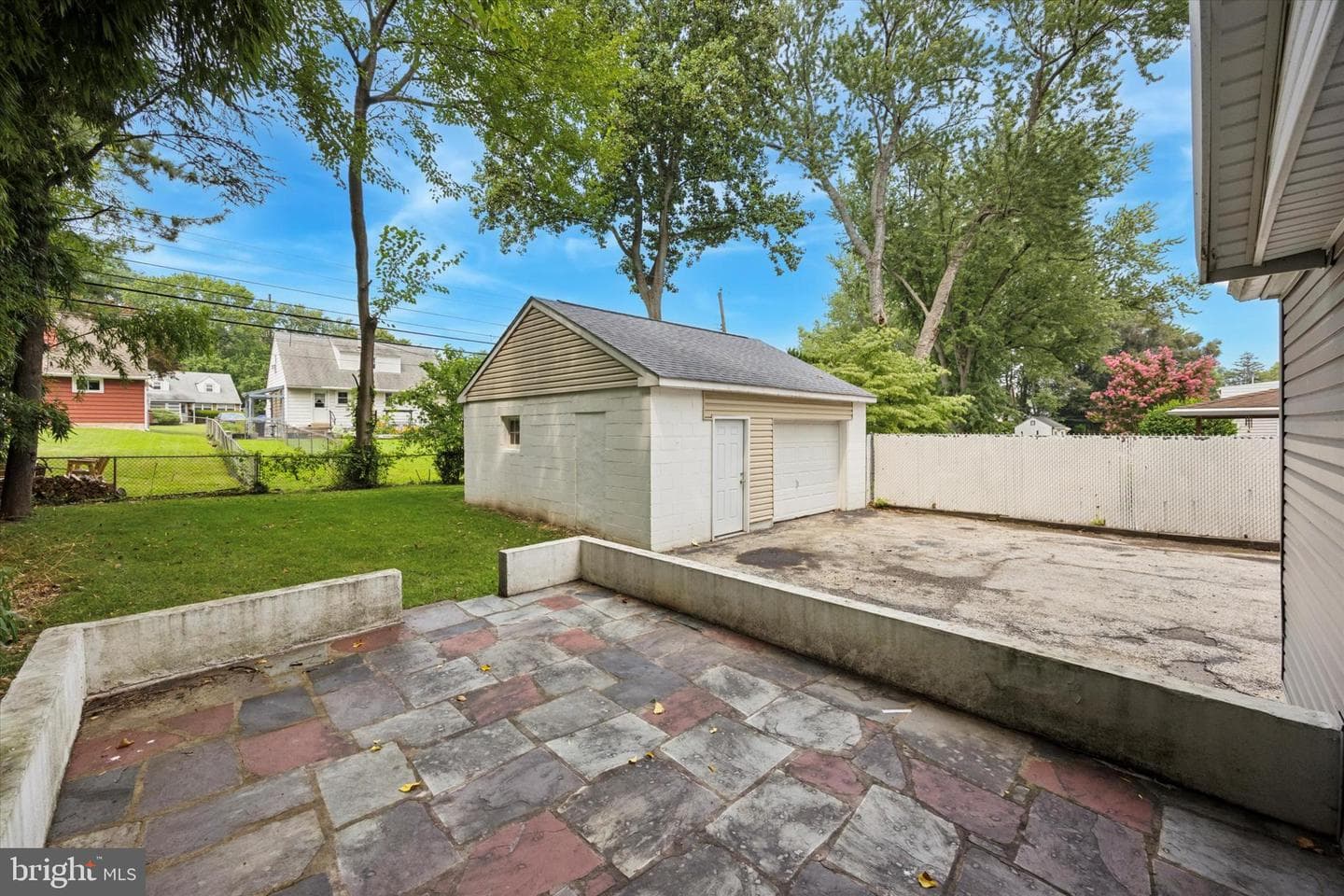 2415 Franklin Avenue photo 18