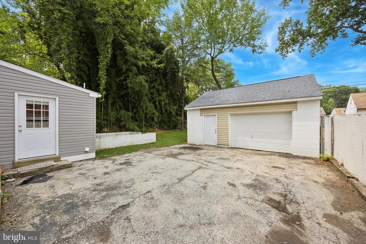 2415 Franklin Avenue photo 25