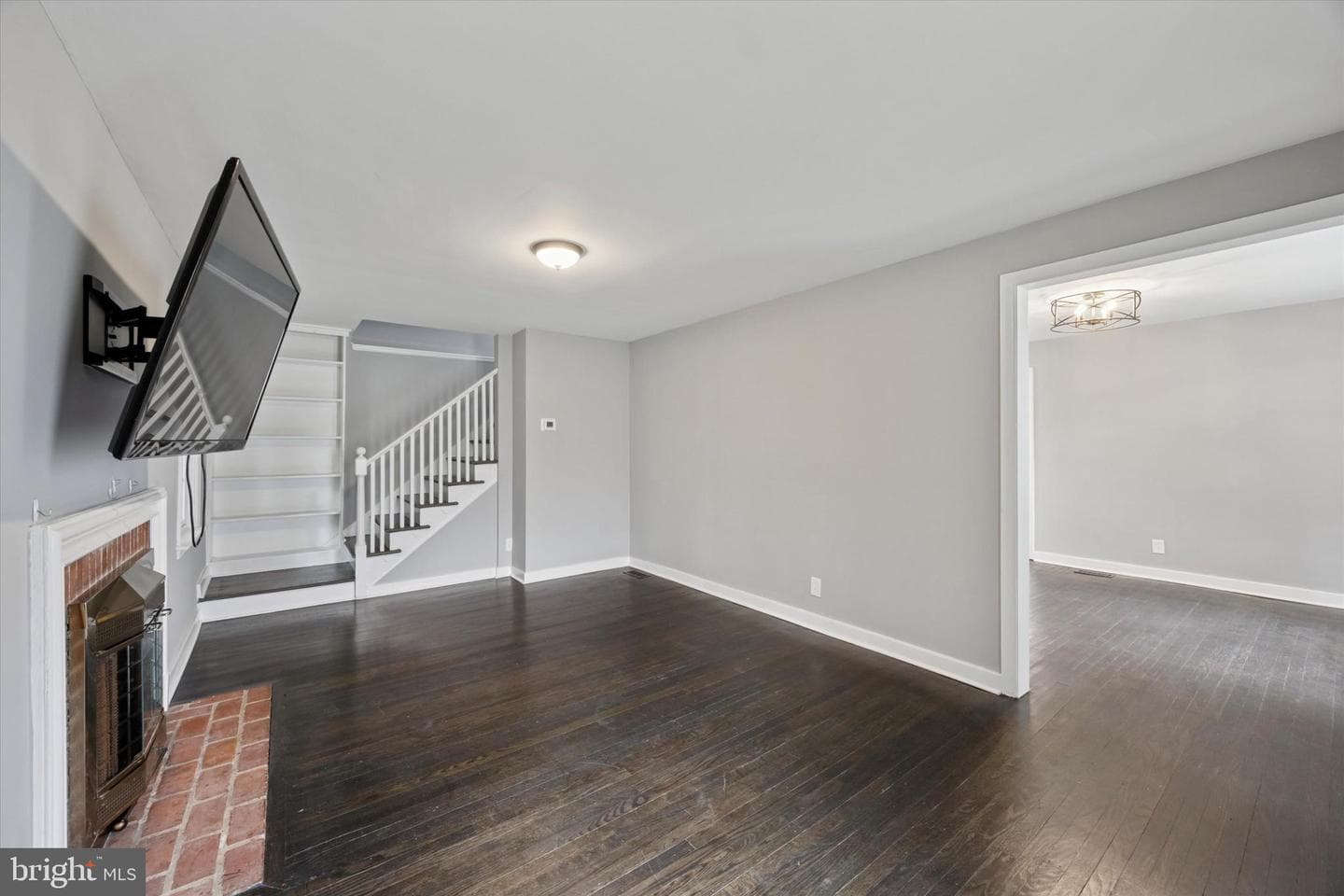 2415 Franklin Avenue photo 5
