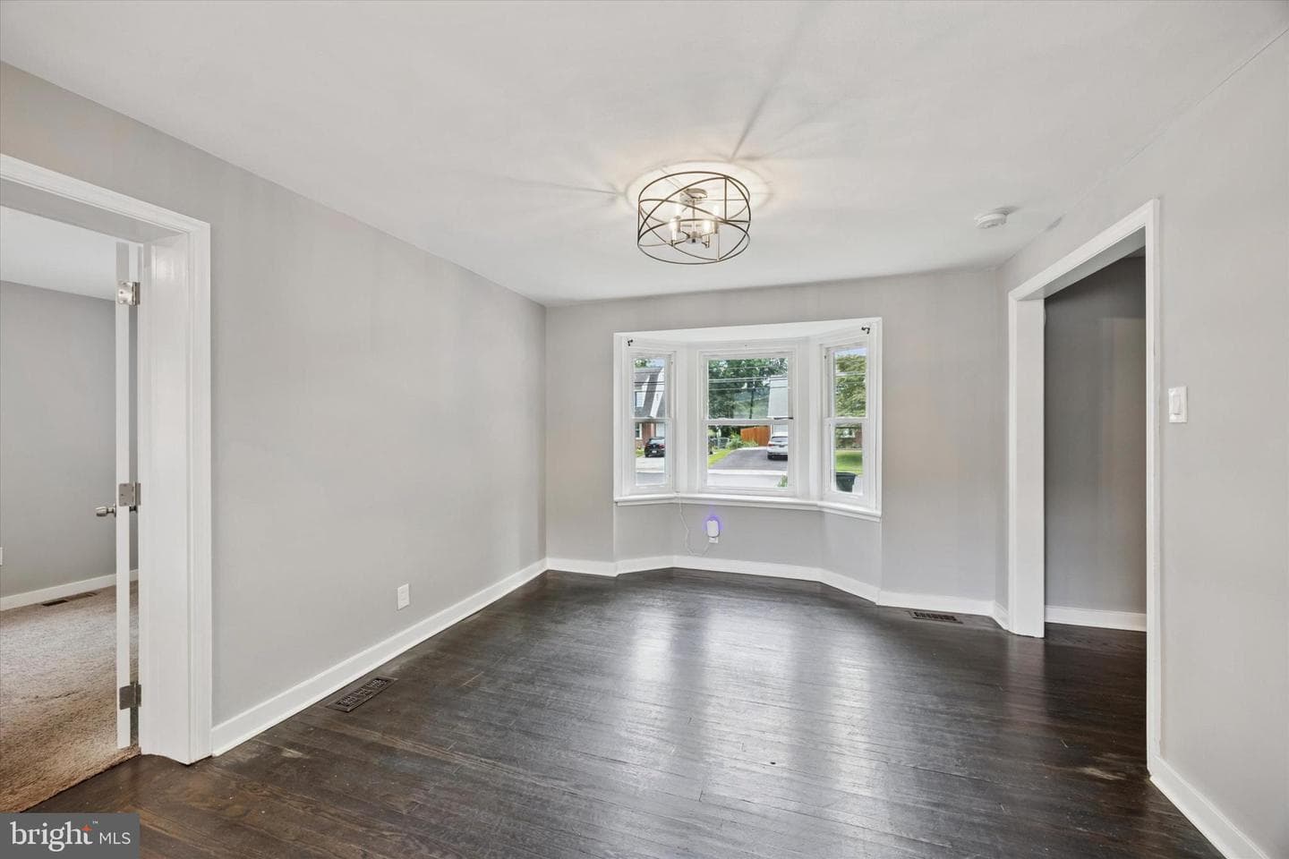 2415 Franklin Avenue photo 6