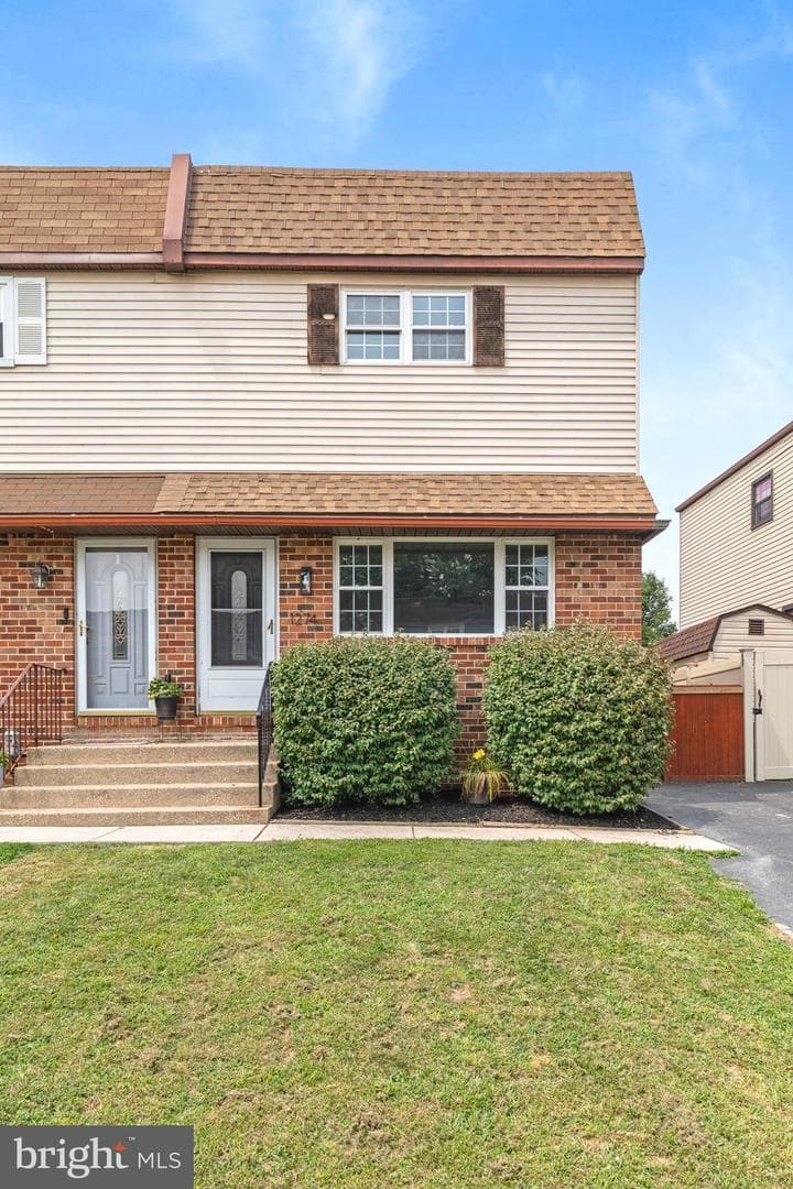 1274 Nicole Lane photo 1