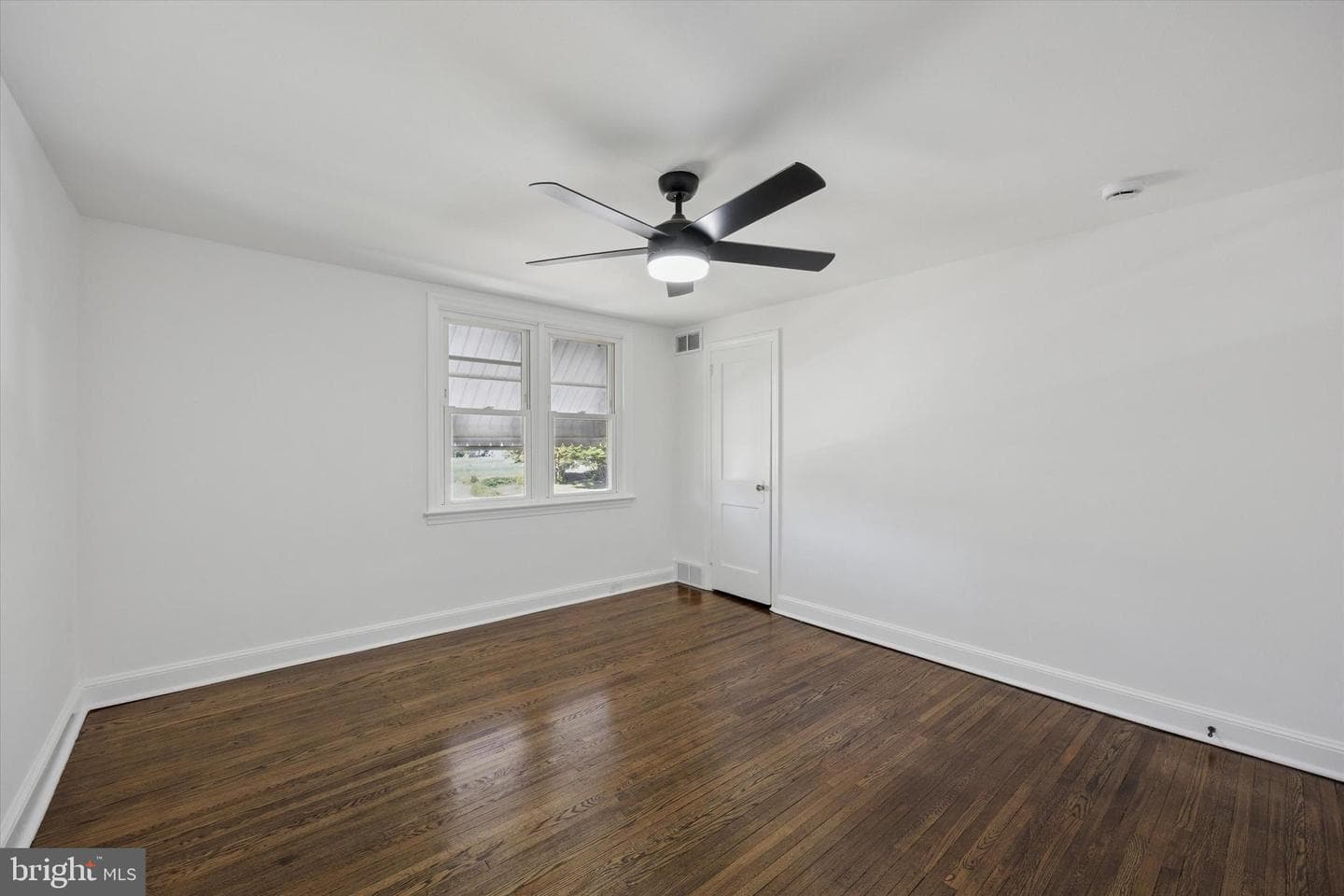 423 Seven Oaks Drive photo 17