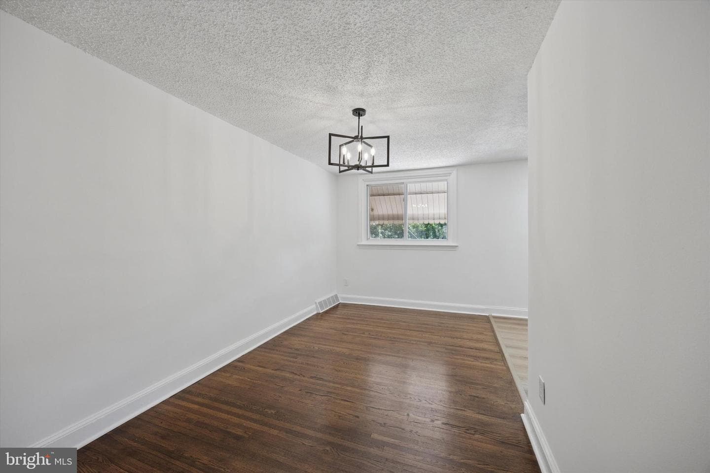 423 Seven Oaks Drive photo 8