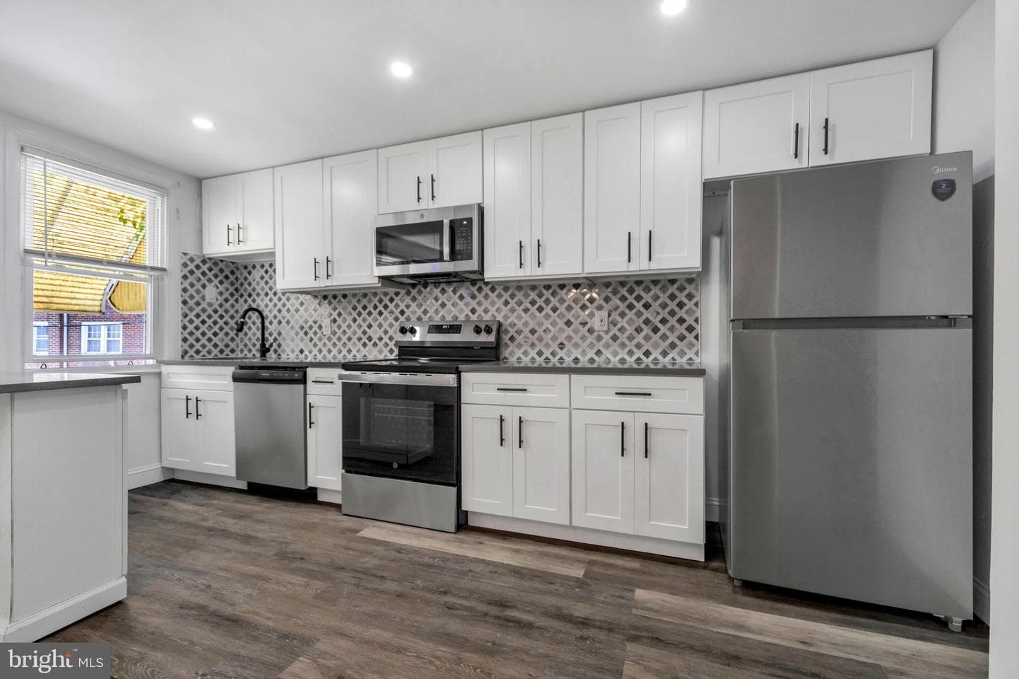 312 Golf Road photo 1