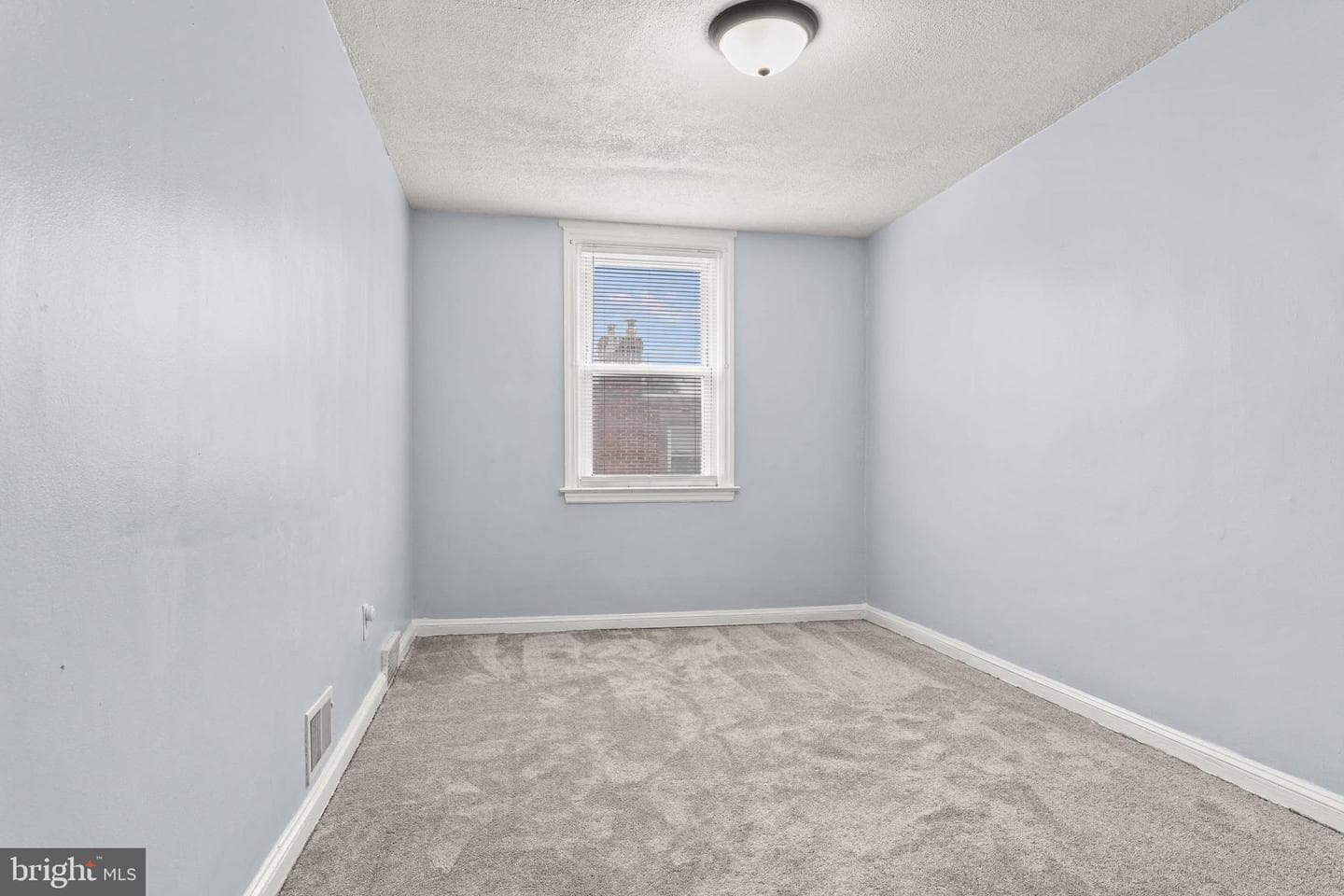 2212 Bond Avenue photo 14