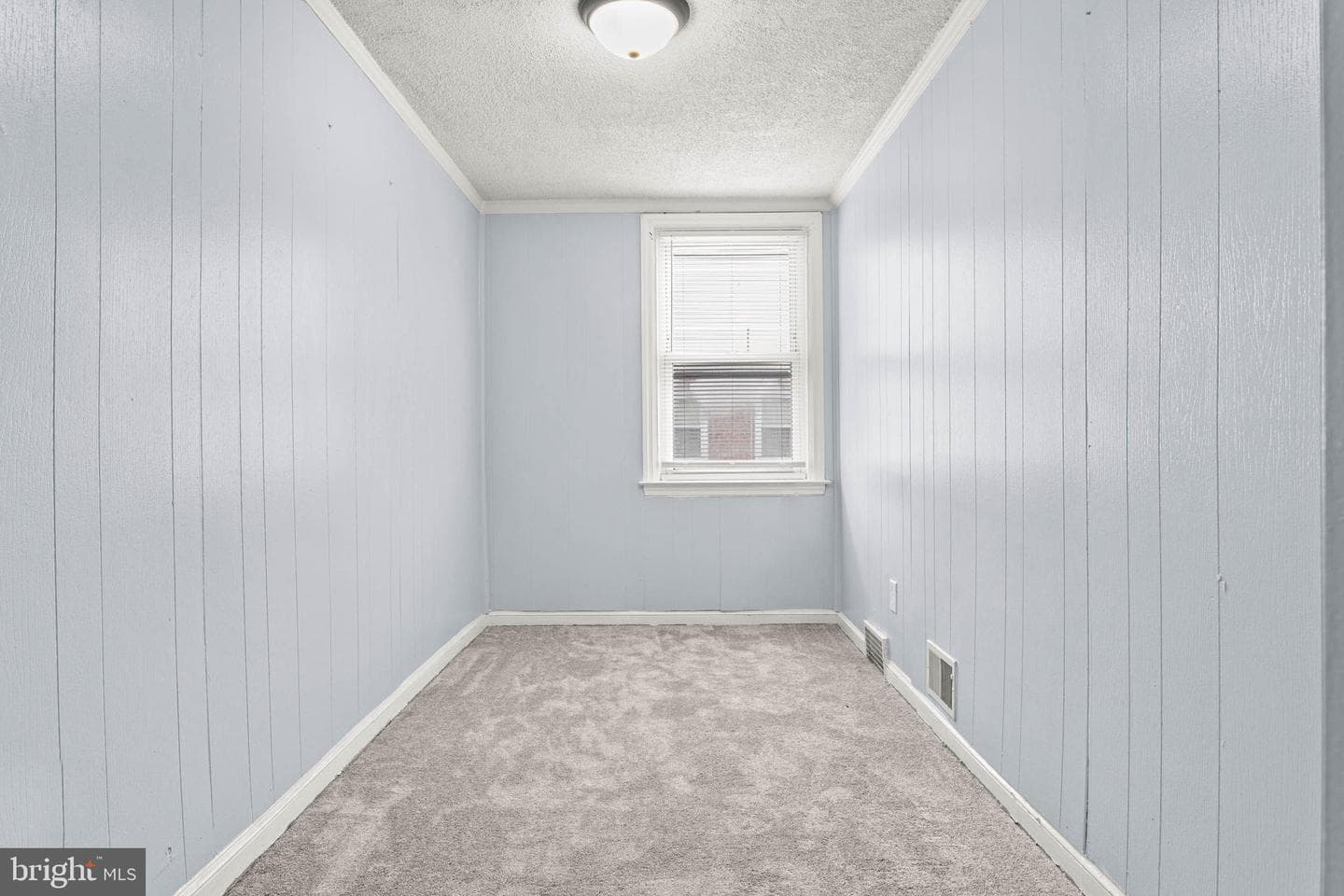 2212 Bond Avenue photo 17