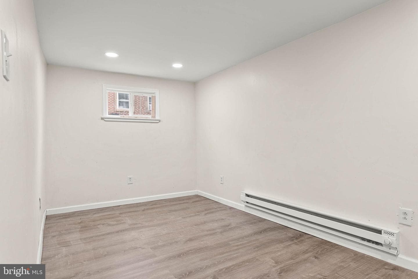 2212 Bond Avenue photo 24