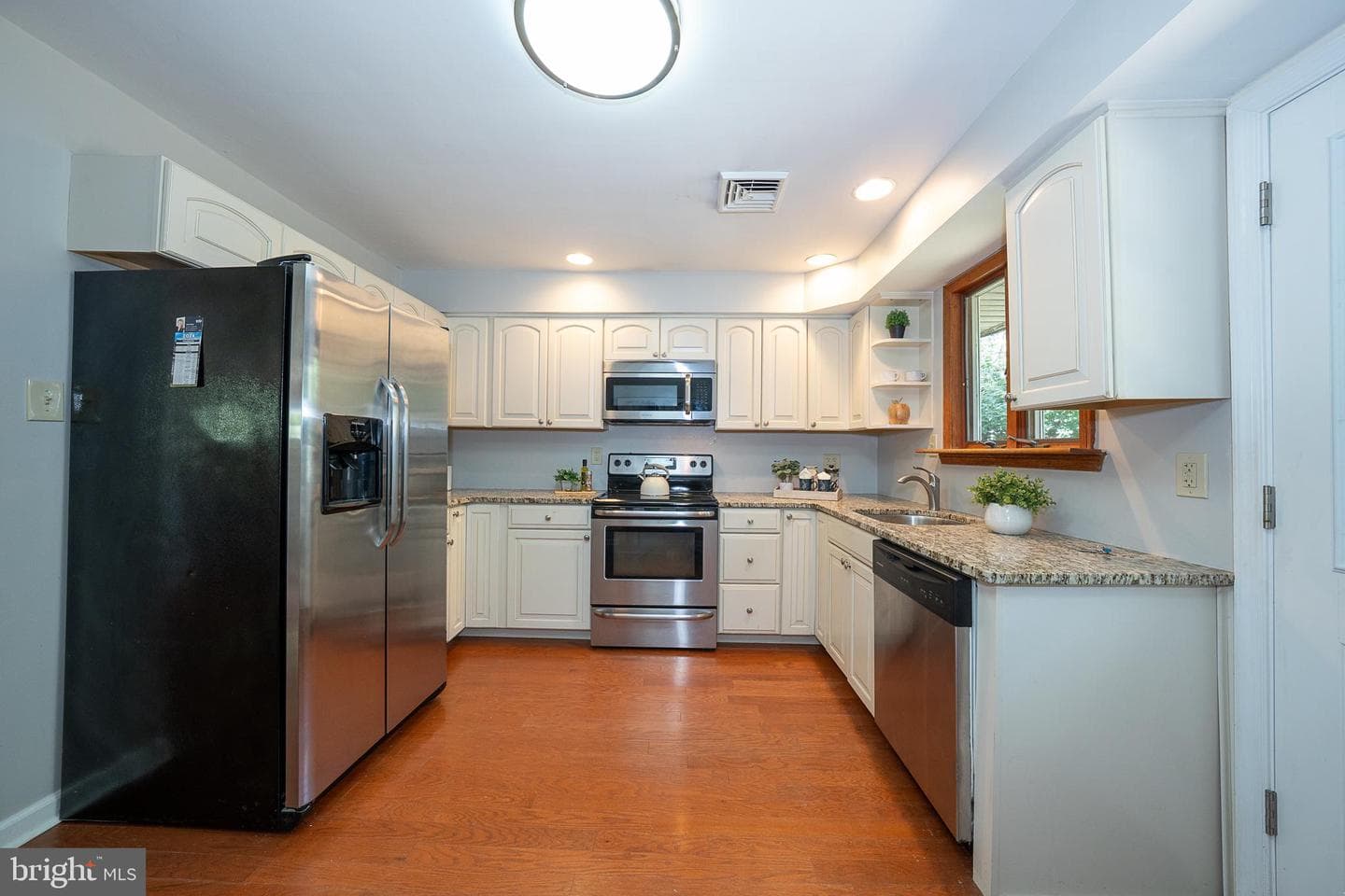 32 Pine Street photo 15