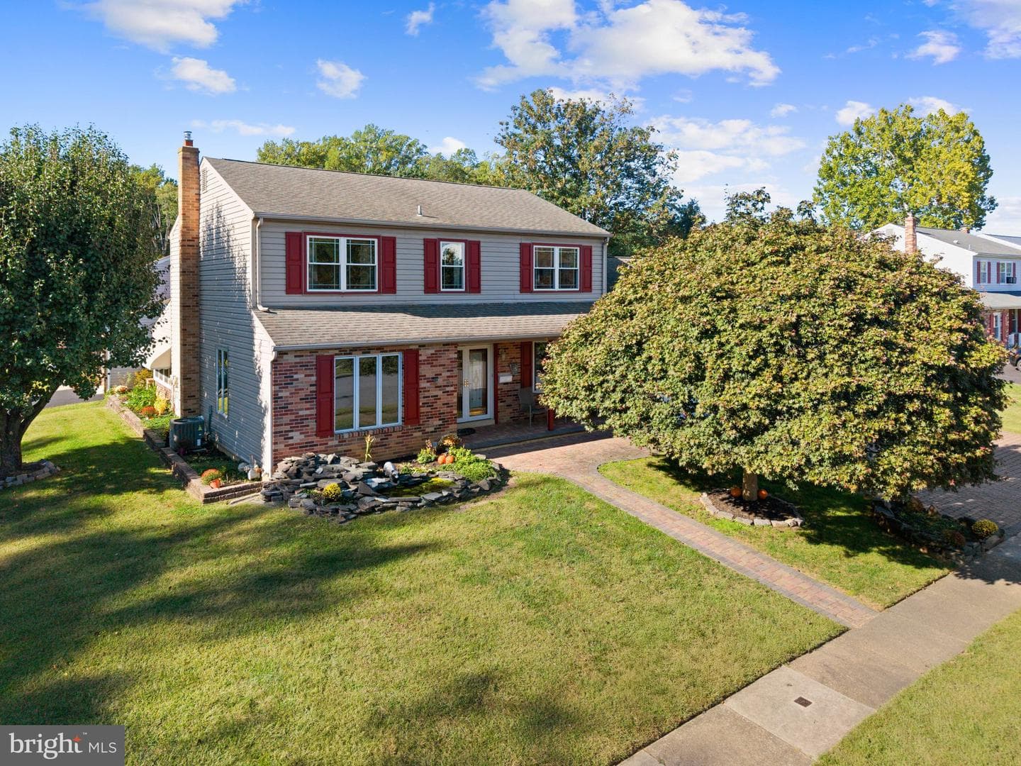 423 Sir Galahad Drive photo 1