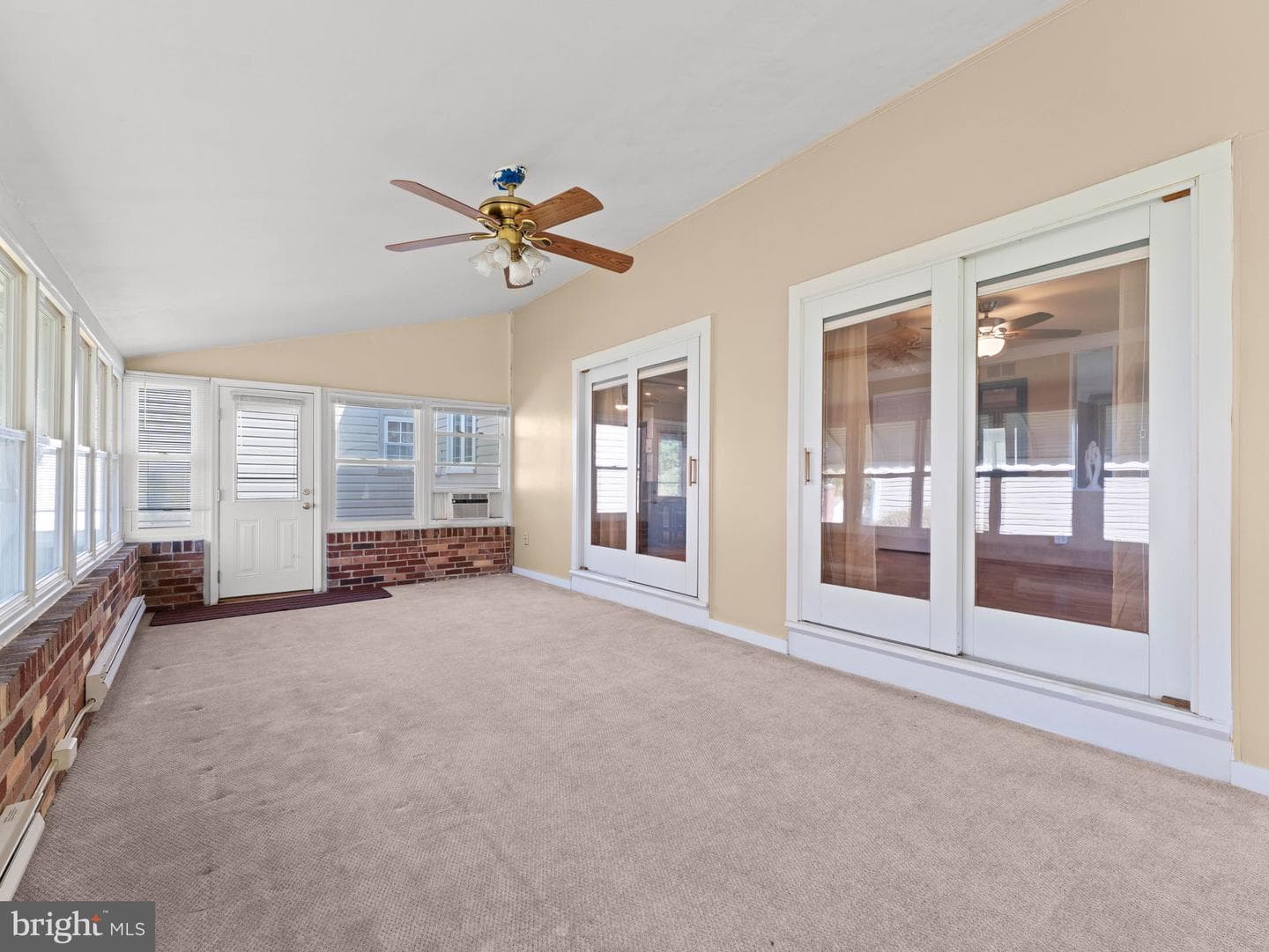 423 Sir Galahad Drive photo 18