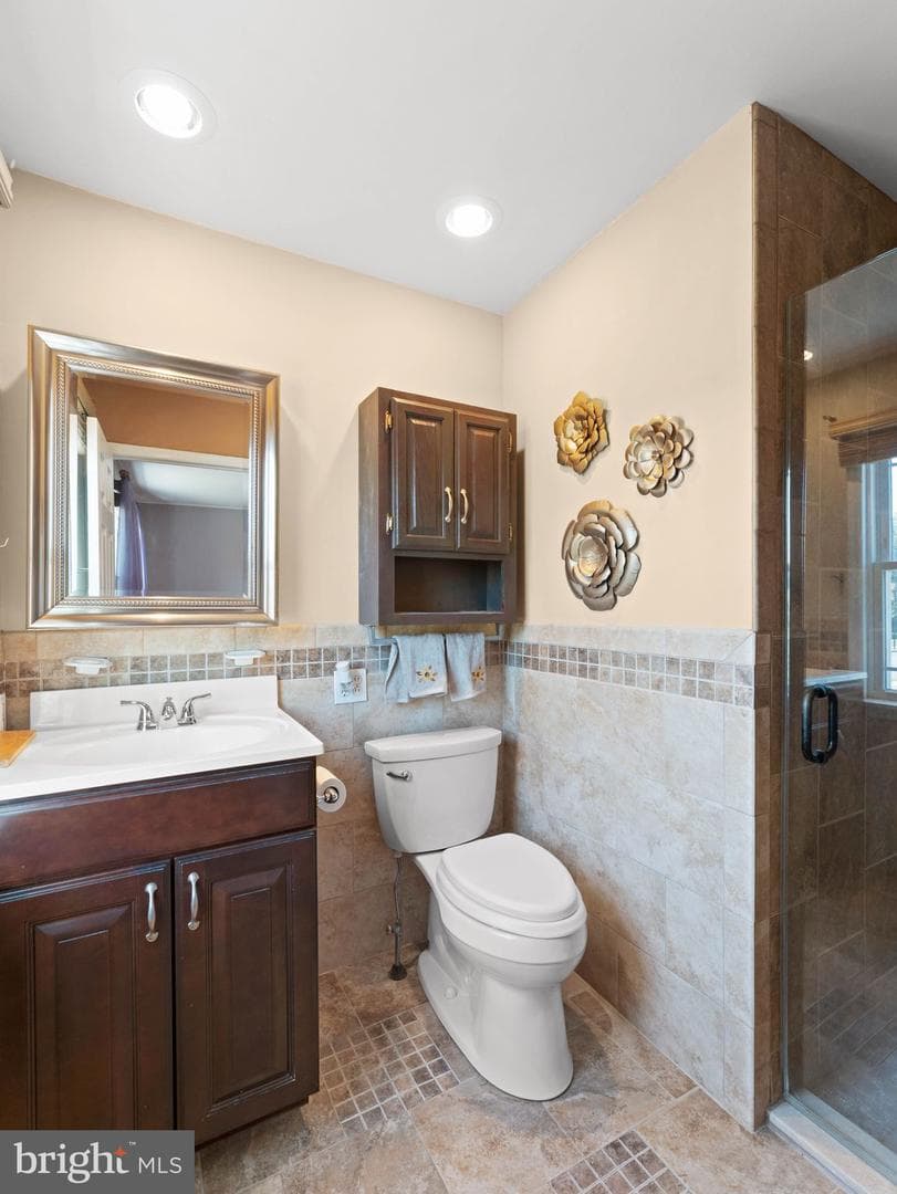 423 Sir Galahad Drive photo 25