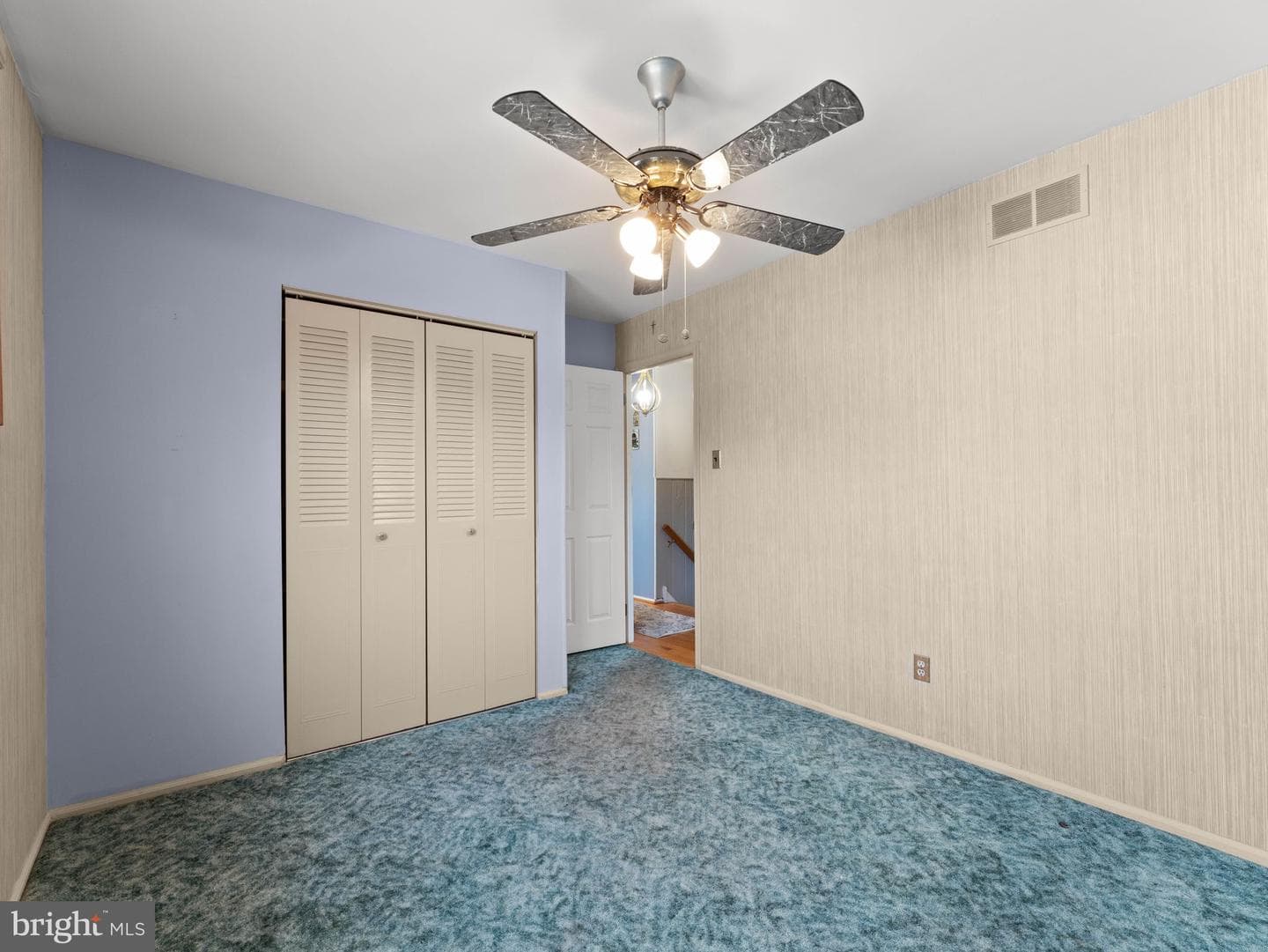 423 Sir Galahad Drive photo 28