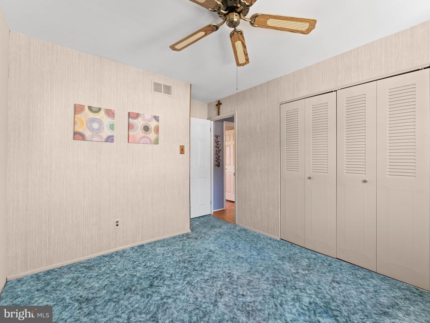 423 Sir Galahad Drive photo 29