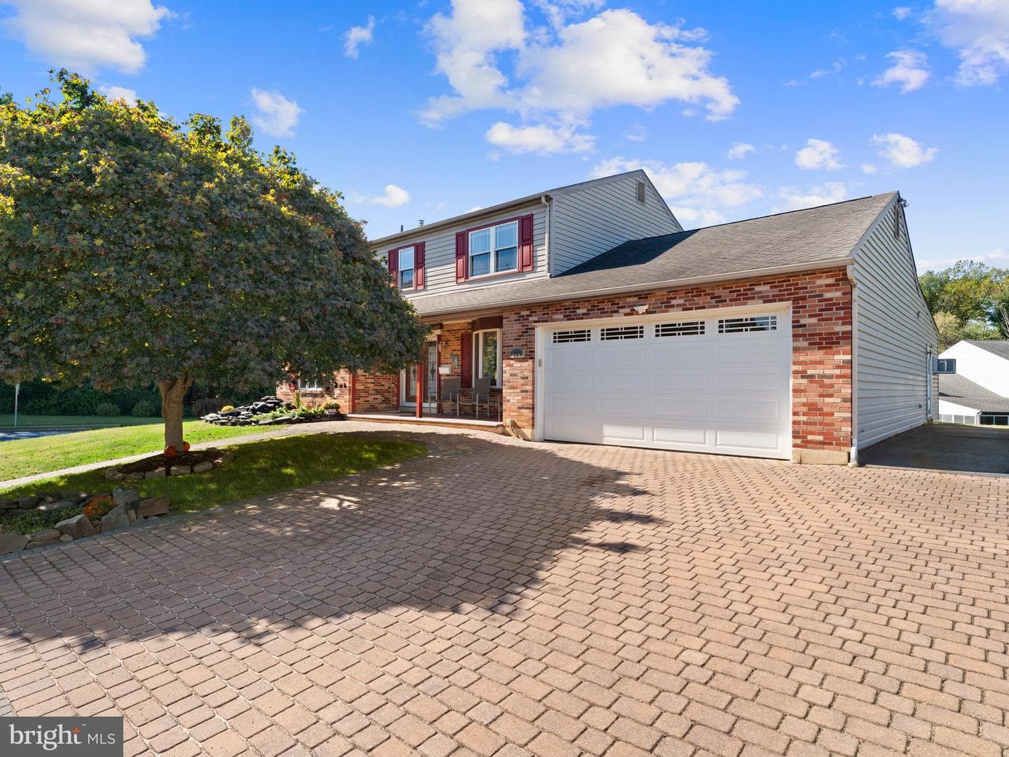 423 Sir Galahad Drive photo 3