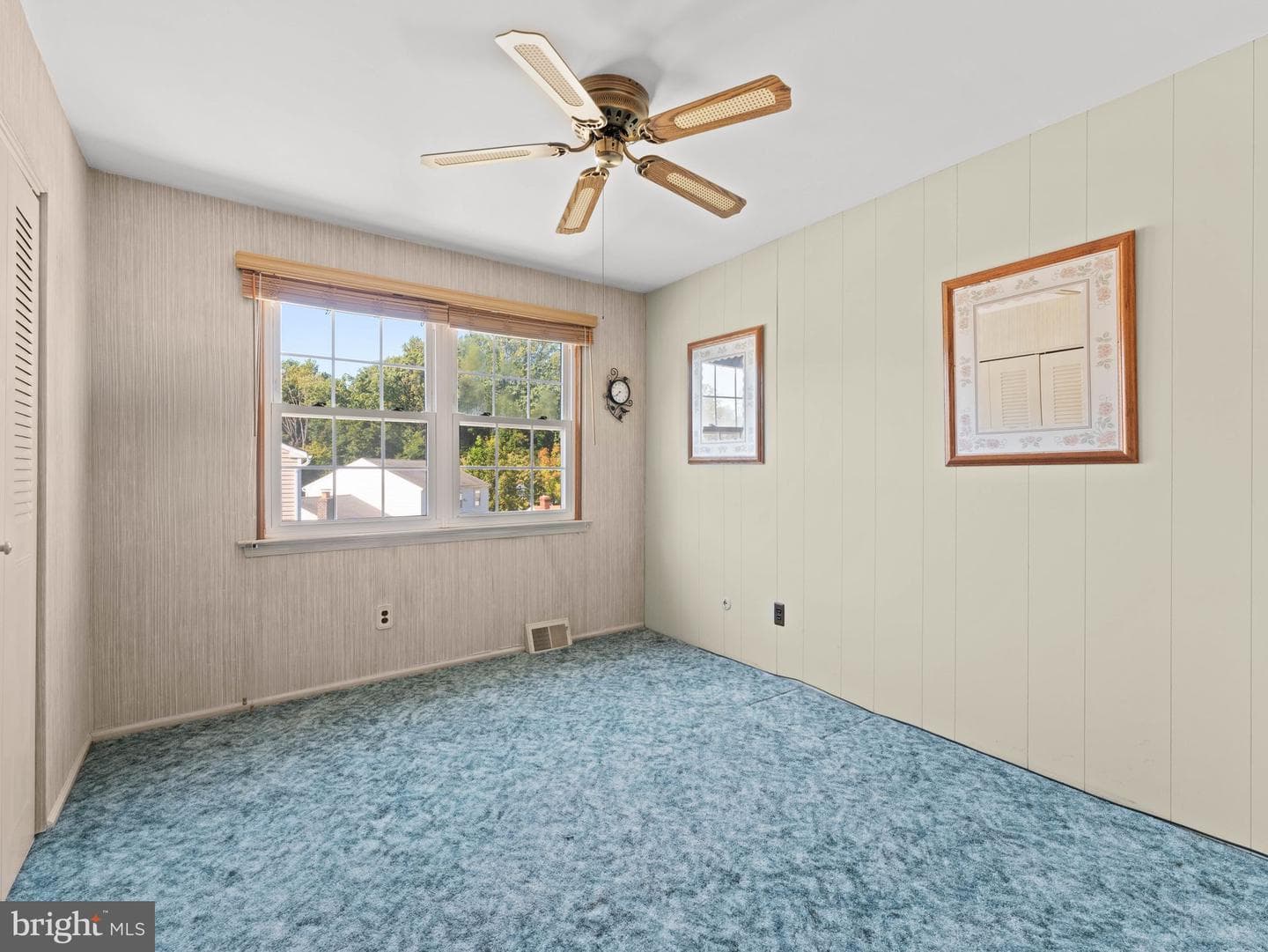 423 Sir Galahad Drive photo 30