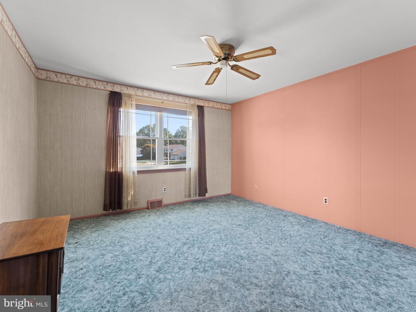 423 Sir Galahad Drive photo 31