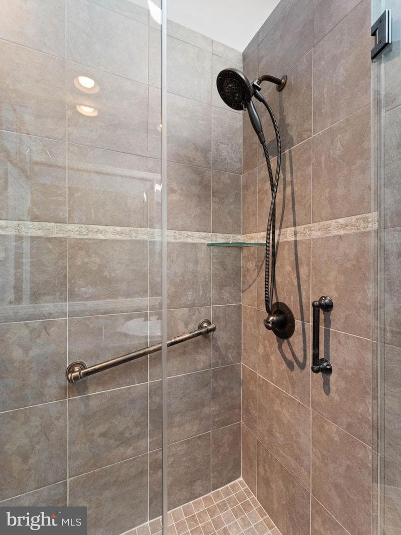 423 Sir Galahad Drive photo 34