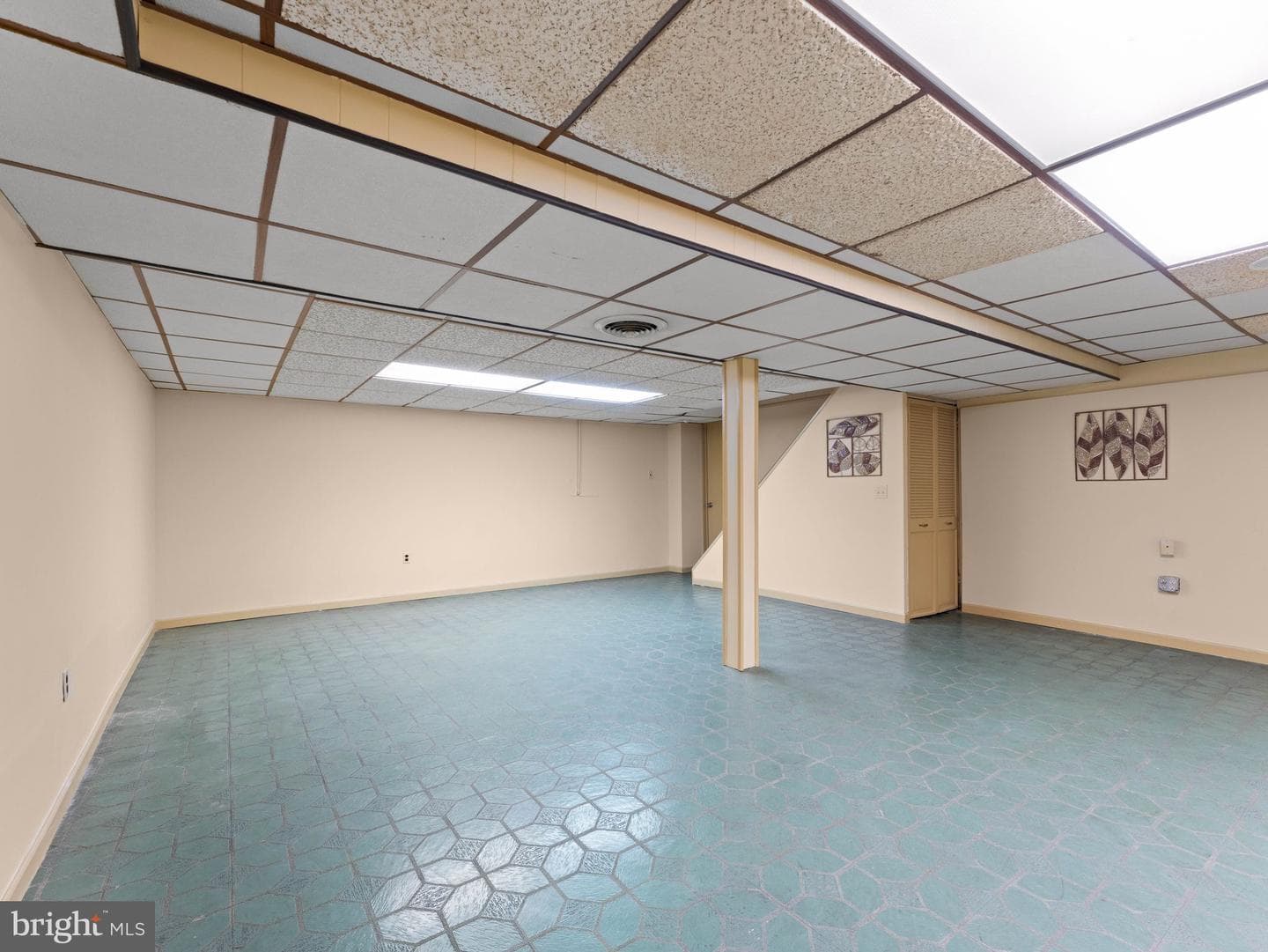 423 Sir Galahad Drive photo 36