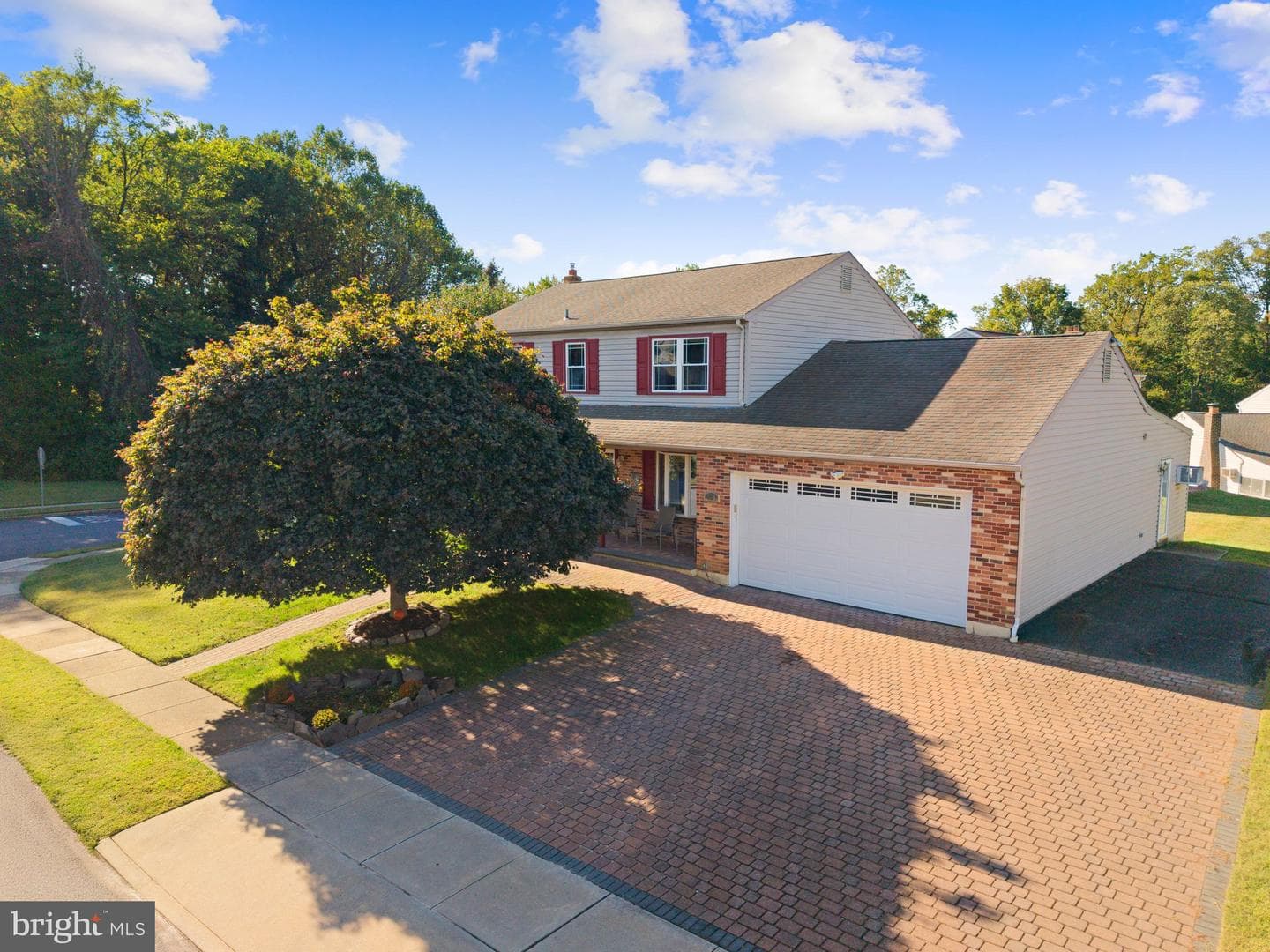 423 Sir Galahad Drive photo 46