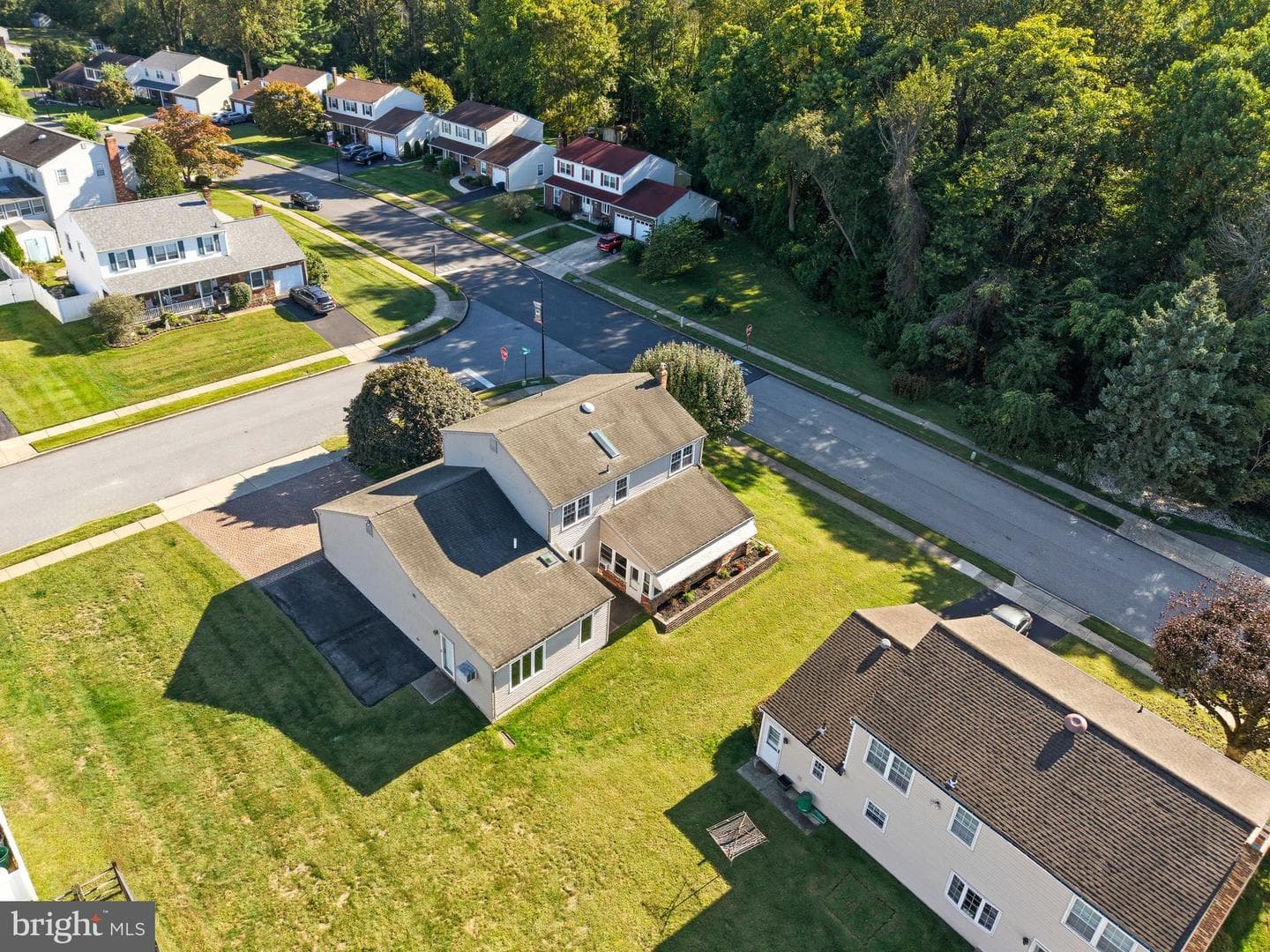 423 Sir Galahad Drive photo 6