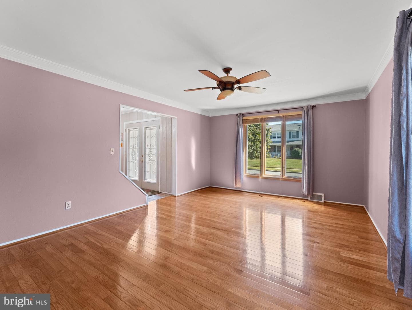 423 Sir Galahad Drive photo 9