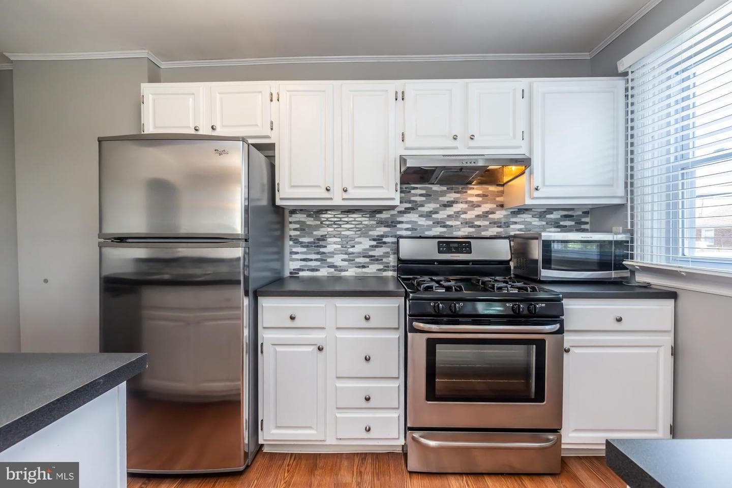 1037 Cobbs Street photo 12