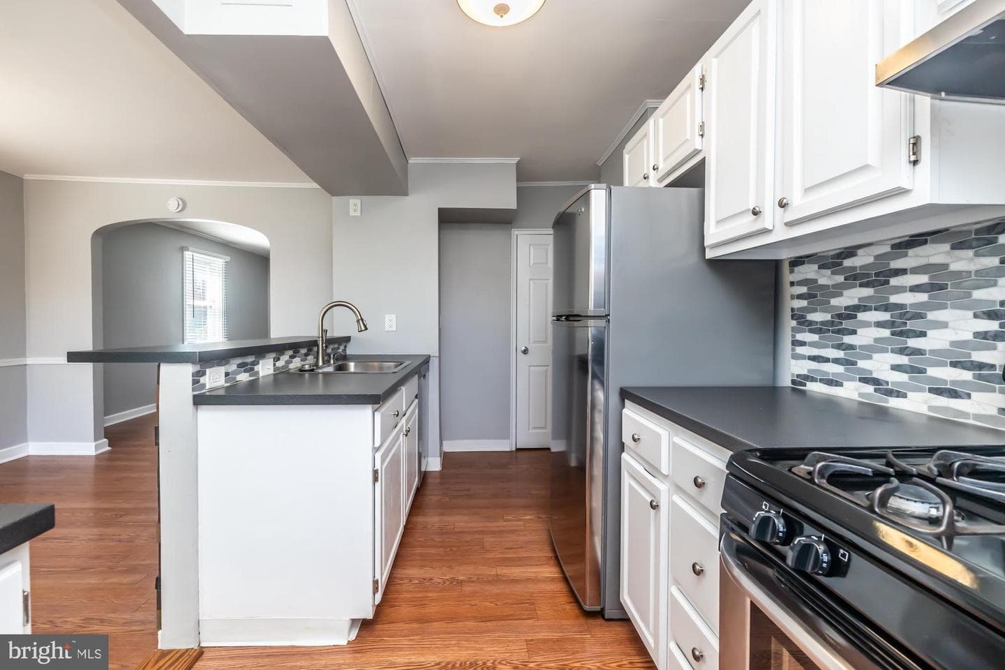 1037 Cobbs Street photo 14