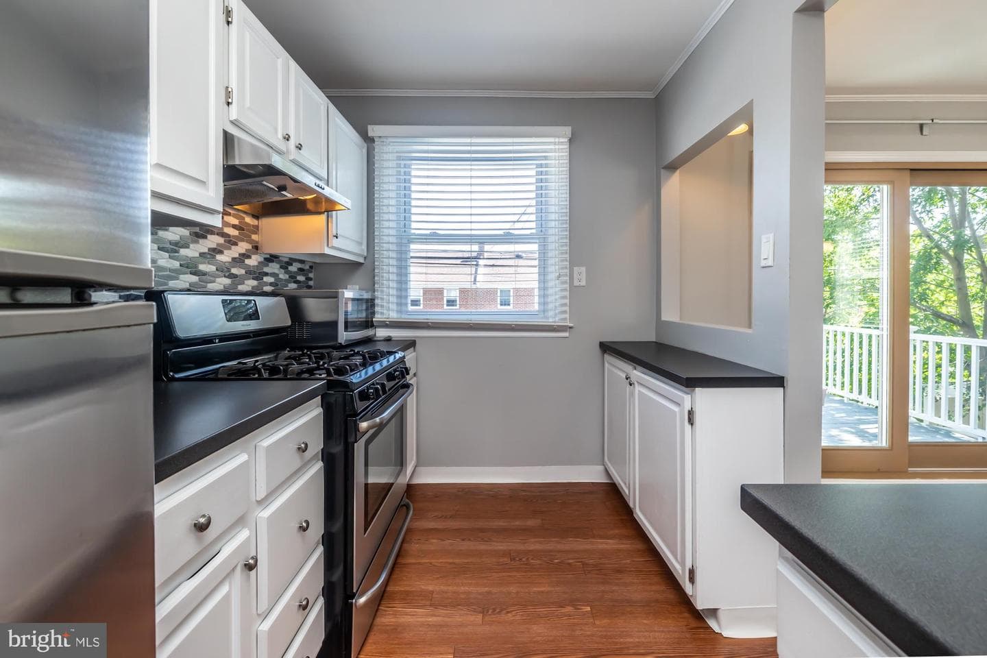 1037 Cobbs Street photo 15