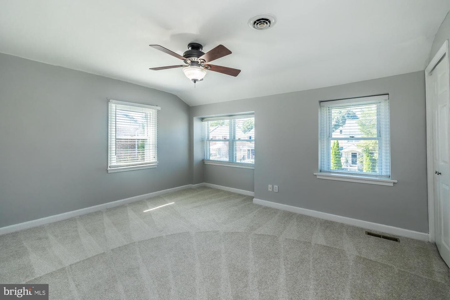 1037 Cobbs Street photo 19