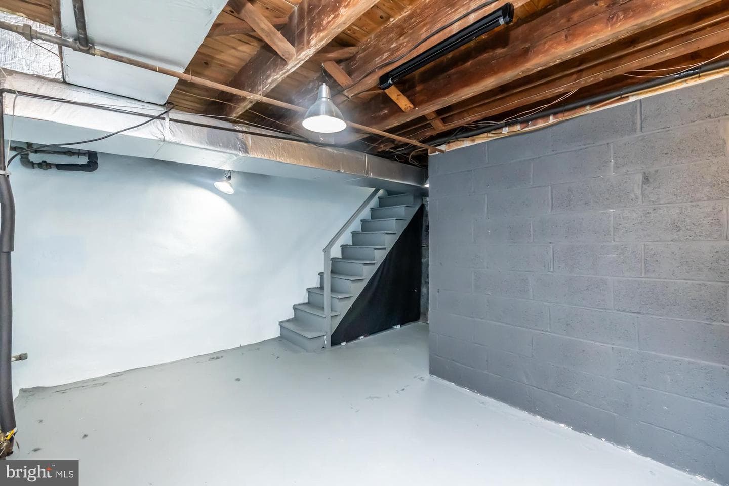 1037 Cobbs Street photo 31