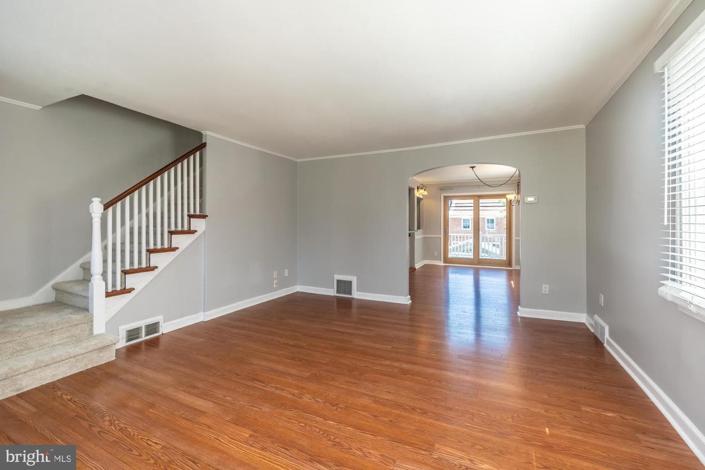 1037 Cobbs Street photo 4