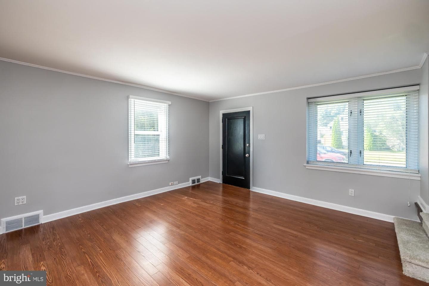1037 Cobbs Street photo 6