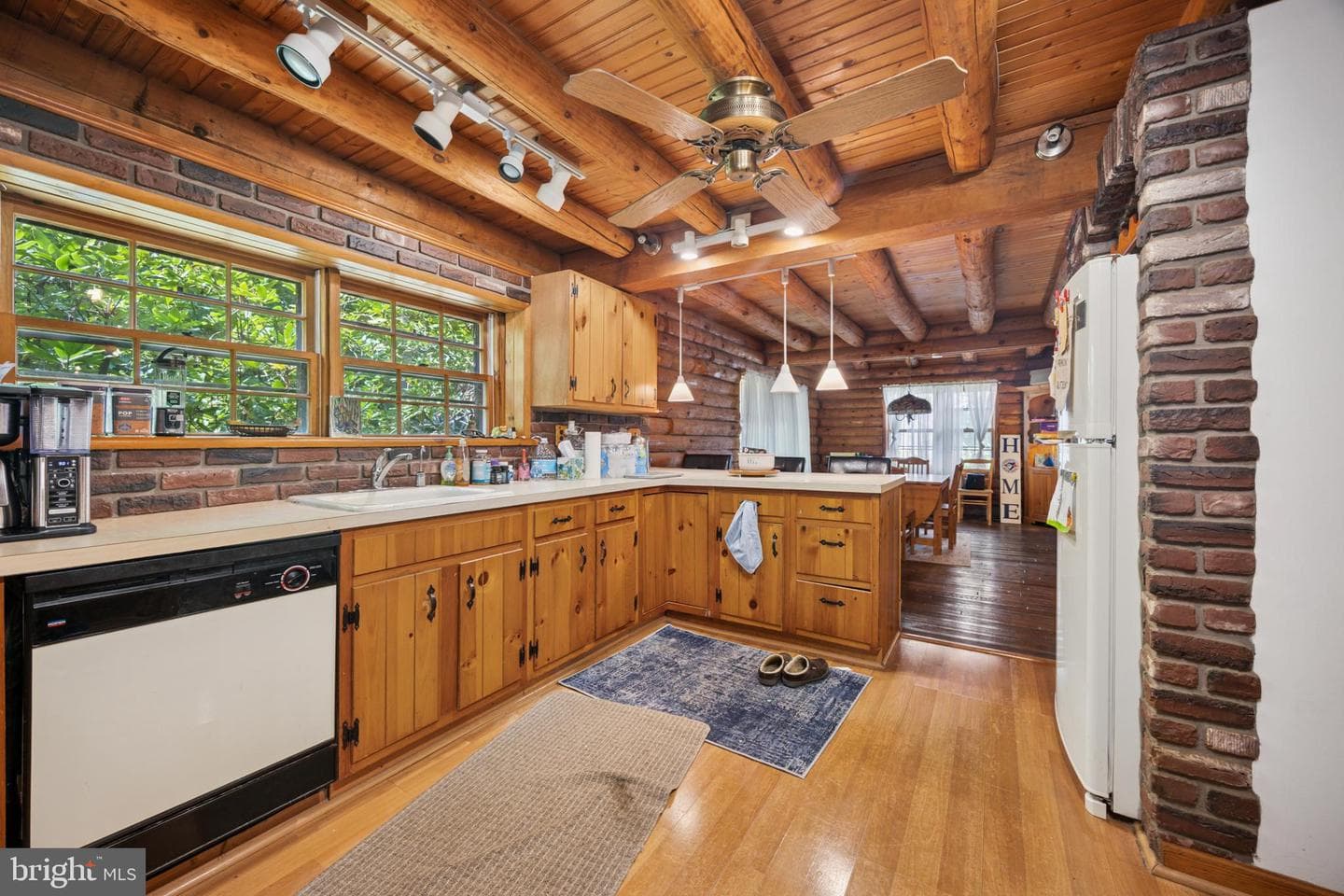 783 Hill Avenue photo 12