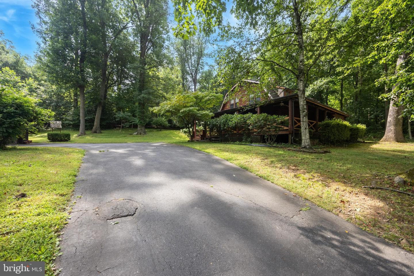 783 Hill Avenue photo 3