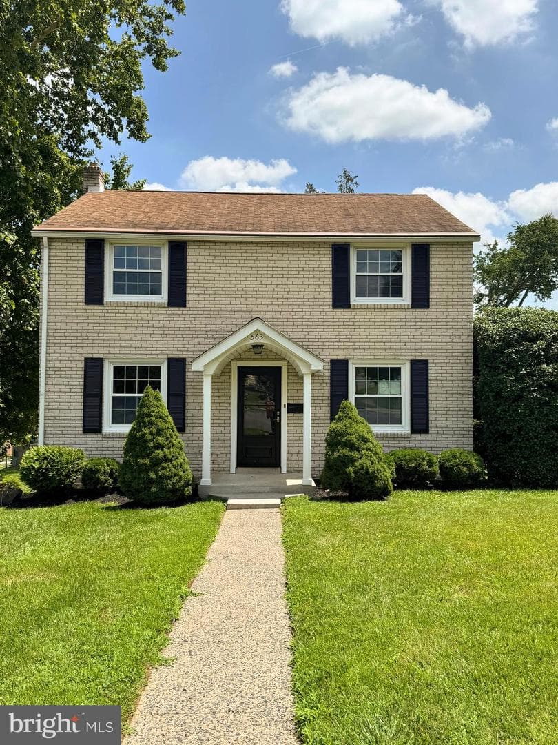 563 Rutherford Drive photo 2