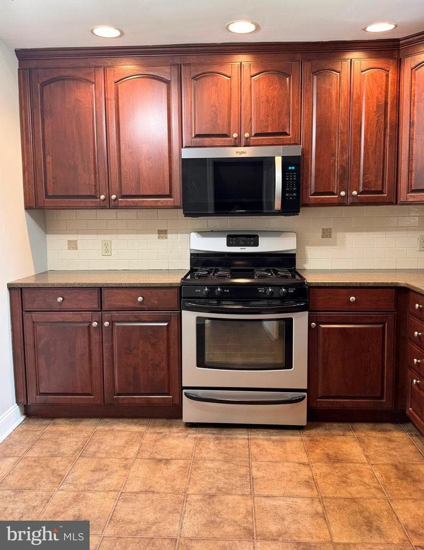 563 Rutherford Drive photo 9