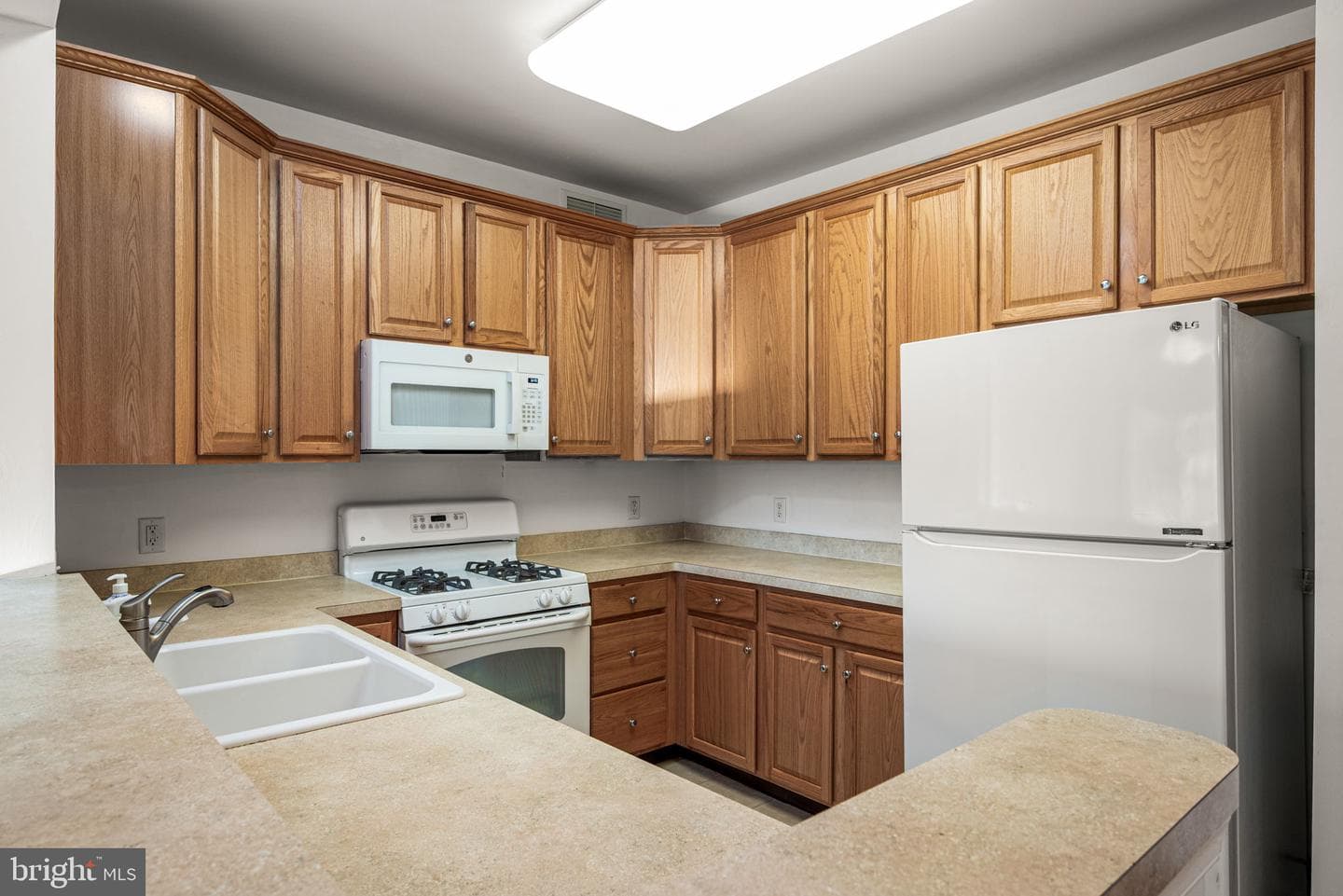 231 Creekside Drive photo 4