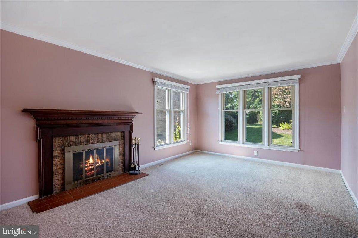 4 Fairfax Vlg photo 10