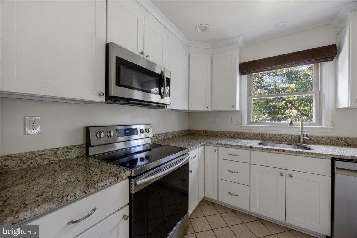 4 Fairfax Vlg photo 18